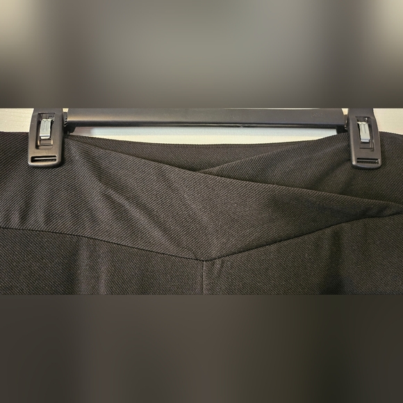 Maurices Black Pull-On Dress Pant with Criss Cross Waist, Size XL - Picture 2 of 4